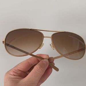 🎉1 hr sale🎉Tory Burch sunglasses 🕶